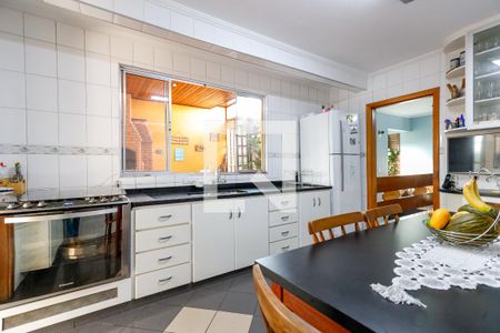 Casa à venda com 380m², 3 quartos e 3 vagas Casa à venda com 380m², 3 quartos e 3 vagasCozinha