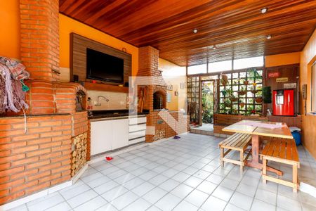 Casa à venda com 380m², 3 quartos e 3 vagas Casa à venda com 380m², 3 quartos e 3 vagasChurrasqueira