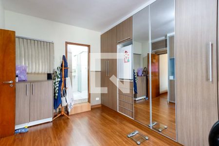 Casa à venda com 380m², 3 quartos e 3 vagas Casa à venda com 380m², 3 quartos e 3 vagasSuíte 2