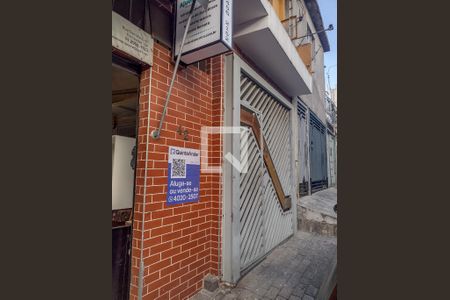 Casa à venda com 380m², 3 quartos e 3 vagas Casa à venda com 380m², 3 quartos e 3 vagasFachada