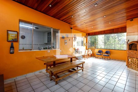 Casa à venda com 380m², 3 quartos e 3 vagas Casa à venda com 380m², 3 quartos e 3 vagasChurrasqueira