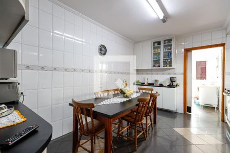 Casa à venda com 380m², 3 quartos e 3 vagas Casa à venda com 380m², 3 quartos e 3 vagasCozinha