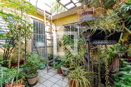 Casa à venda com 380m², 3 quartos e 3 vagas Casa à venda com 380m², 3 quartos e 3 vagasJardim