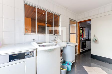 Casa à venda com 380m², 3 quartos e 3 vagas Casa à venda com 380m², 3 quartos e 3 vagasÁrea de Serviço