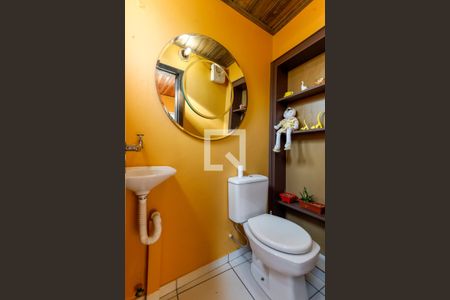 Casa à venda com 380m², 3 quartos e 3 vagas Casa à venda com 380m², 3 quartos e 3 vagasBanheiro da Churrasqueira