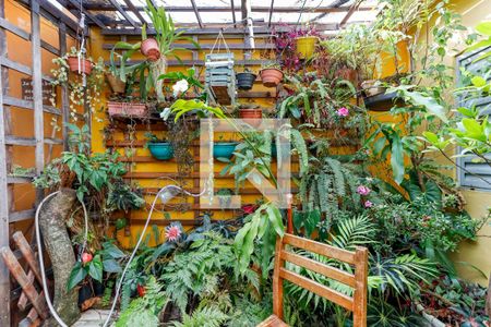 Casa à venda com 380m², 3 quartos e 3 vagas Casa à venda com 380m², 3 quartos e 3 vagasJardim