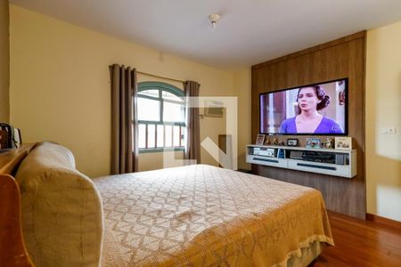 Casa à venda com 380m², 3 quartos e 3 vagas Casa à venda com 380m², 3 quartos e 3 vagasQuarto 3