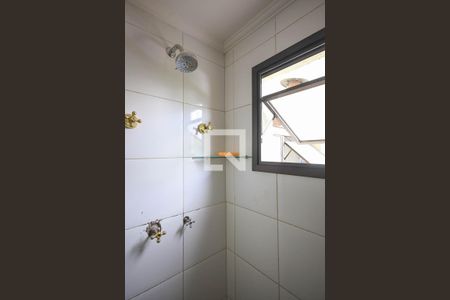 Apartamento à venda com 94m², 3 quartos e 2 vagas Apartamento à venda com 94m², 3 quartos e 2 vagasChuveiro do banheiro da suíte