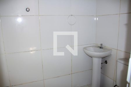 Banheiro de casa para alugar com 1 quarto, 31m² em Paraíso, São Gonçalo