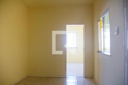 Sala de casa para alugar com 1 quarto, 31m² em Paraíso, São Gonçalo