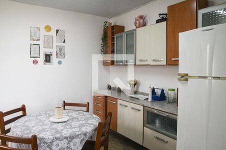 Casa à venda com 330m², 2 quartos e 7 vagas Casa à venda com 330m², 2 quartos e 7 vagasCozinha