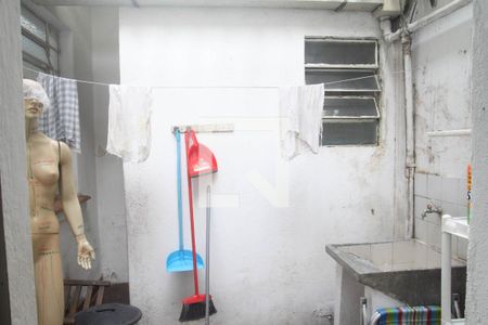 Casa à venda com 330m², 2 quartos e 7 vagas Casa à venda com 330m², 2 quartos e 7 vagasÁrea de Serviço