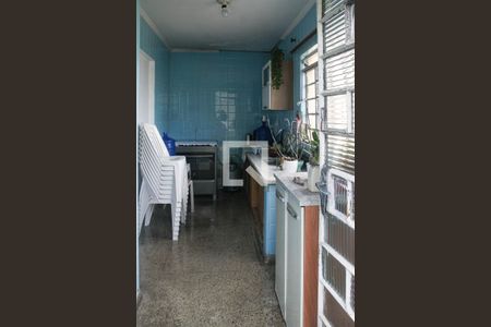 Casa à venda com 330m², 2 quartos e 7 vagas Casa à venda com 330m², 2 quartos e 7 vagasCozinha