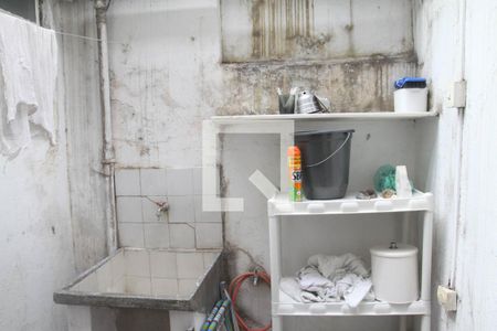 Casa à venda com 330m², 2 quartos e 7 vagas Casa à venda com 330m², 2 quartos e 7 vagasÁrea de Serviço