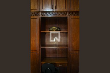 Casa à venda com 330m², 2 quartos e 7 vagas Casa à venda com 330m², 2 quartos e 7 vagasQuarto 2