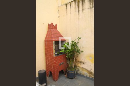 Casa à venda com 330m², 2 quartos e 7 vagas Casa à venda com 330m², 2 quartos e 7 vagasGaragem e área externa