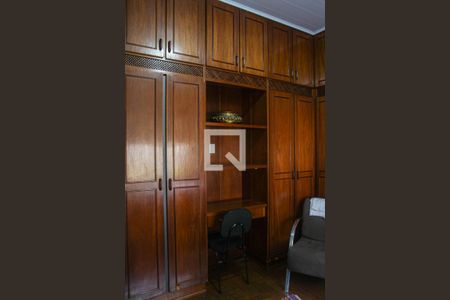 Casa à venda com 330m², 2 quartos e 7 vagas Casa à venda com 330m², 2 quartos e 7 vagasQuarto 2