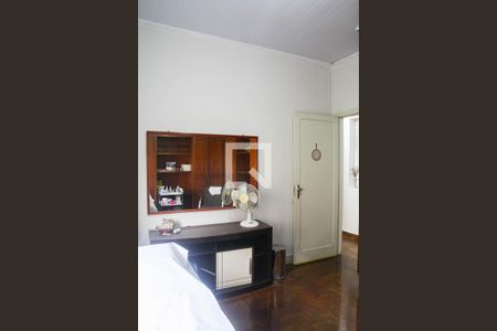 Casa à venda com 330m², 2 quartos e 7 vagas Casa à venda com 330m², 2 quartos e 7 vagasQuarto 2