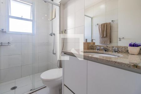 Apartamento para alugar com 202m², 3 quartos e 3 vagas Apartamento para alugar com 202m², 3 quartos e 3 vagasBanheiro da Suíte 1