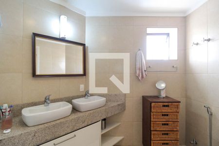 Apartamento à venda com 185m², 3 quartos e 3 vagas Apartamento à venda com 185m², 3 quartos e 3 vagasBanheiro da Suíte 1