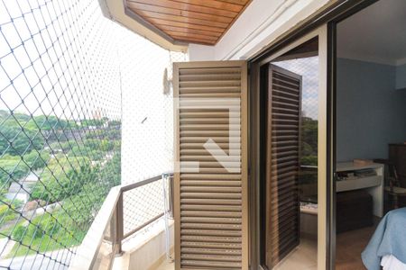 Apartamento à venda com 185m², 3 quartos e 3 vagas Apartamento à venda com 185m², 3 quartos e 3 vagasVaranda da Suíte 1