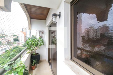 Apartamento à venda com 185m², 3 quartos e 3 vagas Apartamento à venda com 185m², 3 quartos e 3 vagasVaranda da cozinha