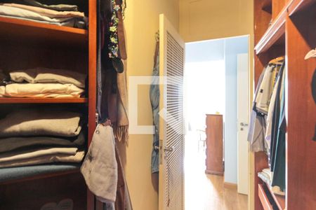 Apartamento à venda com 185m², 3 quartos e 3 vagas Apartamento à venda com 185m², 3 quartos e 3 vagasCloset da suíte 1
