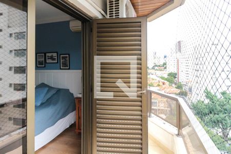 Apartamento à venda com 185m², 3 quartos e 3 vagas Apartamento à venda com 185m², 3 quartos e 3 vagasVaranda da Suíte 1