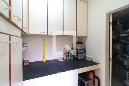 Apartamento à venda com 185m², 3 quartos e 3 vagas Apartamento à venda com 185m², 3 quartos e 3 vagasQuarto de Serviço