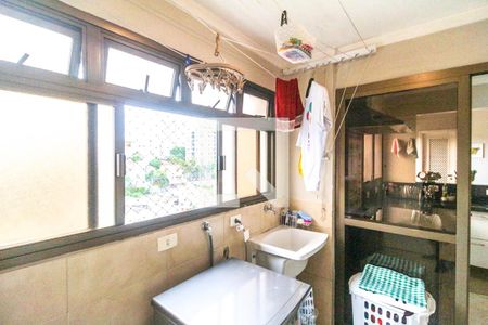 Apartamento à venda com 185m², 3 quartos e 3 vagas Apartamento à venda com 185m², 3 quartos e 3 vagasÁrea de Serviço