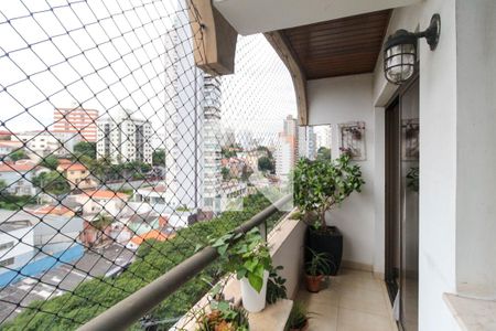 Apartamento à venda com 185m², 3 quartos e 3 vagas Apartamento à venda com 185m², 3 quartos e 3 vagasVaranda da cozinha