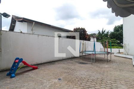 Apartamento à venda com 185m², 3 quartos e 3 vagas Apartamento à venda com 185m², 3 quartos e 3 vagasÁrea Comum - Playground