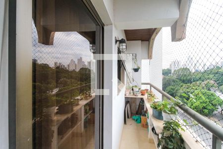 Apartamento à venda com 185m², 3 quartos e 3 vagas Apartamento à venda com 185m², 3 quartos e 3 vagasVaranda da cozinha