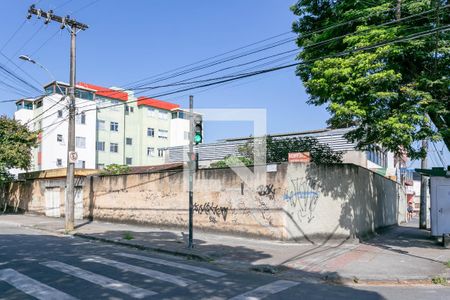 Casa à venda com 279m², 3 quartos e 1 vaga Casa à venda com 279m², 3 quartos e 1 vagaFachada