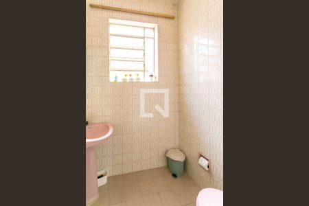 Casa à venda com 279m², 3 quartos e 1 vaga Casa à venda com 279m², 3 quartos e 1 vagaLavabo