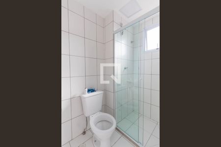 Banheiro de kitnet/studio para alugar com 1 quarto, 24m² em Vila Ré, São Paulo