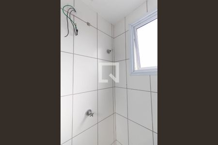 Banheiro de kitnet/studio para alugar com 1 quarto, 24m² em Vila Ré, São Paulo