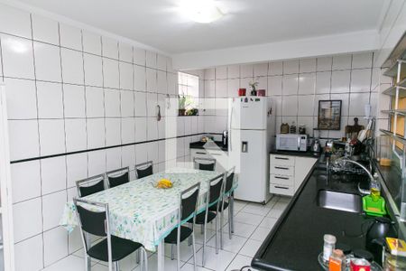 Casa à venda com 130m², 3 quartos e 2 vagasCozinha