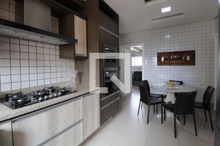 Apartamento à venda com 247m², 3 quartos e 4 vagasCozinha