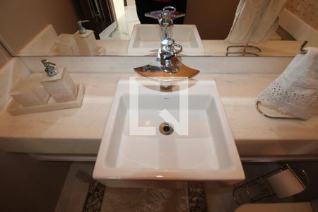 Lavabo de apartamento à venda com 3 quartos, 247m² em Cambuí, Campinas