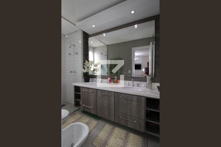 Apartamento à venda com 247m², 3 quartos e 4 vagasBanheiro do Quarto 3 (suíte)