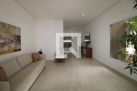 Apartamento à venda com 247m², 3 quartos e 4 vagasHall de entrada do prédio