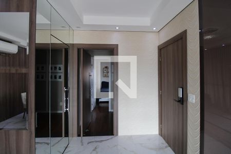 Hall de entrada de apartamento à venda com 3 quartos, 247m² em Cambuí, Campinas