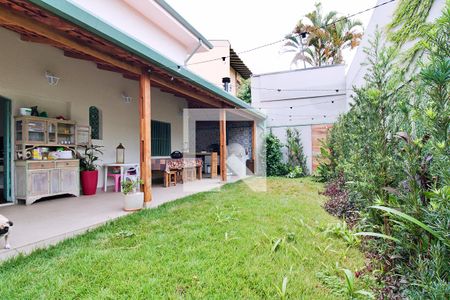 Casa à venda com 220m², 4 quartos e 4 vagasÁrea Externa