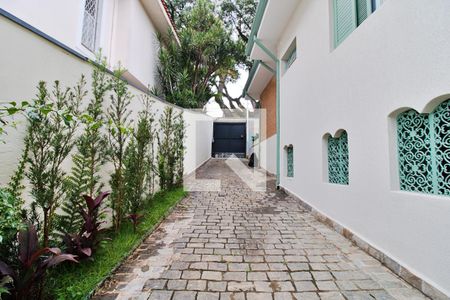 Casa à venda com 220m², 4 quartos e 4 vagasGaragem