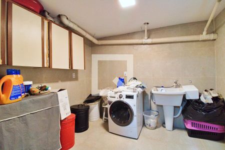 Casa à venda com 220m², 4 quartos e 4 vagasÁrea de Serviço