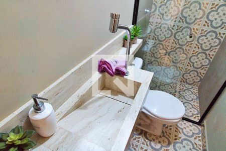 Casa à venda com 220m², 4 quartos e 4 vagasBanheiro de Serviço