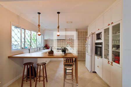 Casa à venda com 220m², 4 quartos e 4 vagasCozinha