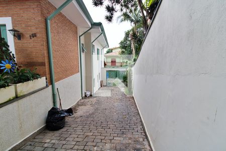 Casa à venda com 220m², 4 quartos e 4 vagasGaragem