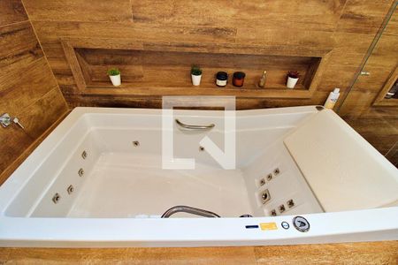 Casa à venda com 220m², 4 quartos e 4 vagasBanheiro da Suíte 1